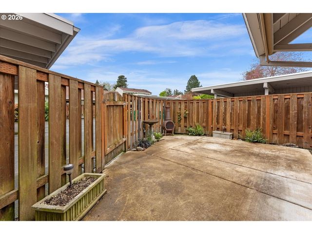 4880 Sw WEMBLEY Pl, Beaverton, OR 97005