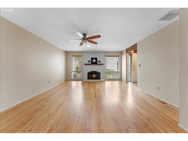 4880 Sw WEMBLEY Pl, Beaverton, OR 97005