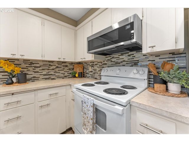 4880 Sw WEMBLEY Pl, Beaverton, OR 97005