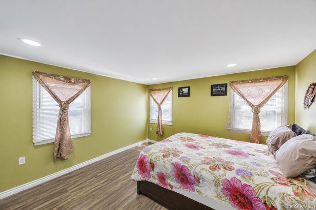 600 Broadway D14, Amityville, NY 11701