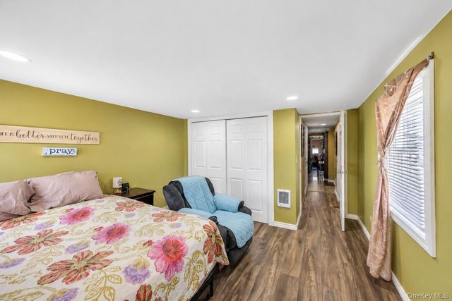 600 Broadway D14, Amityville, NY 11701