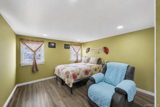 600 Broadway D14, Amityville, NY 11701