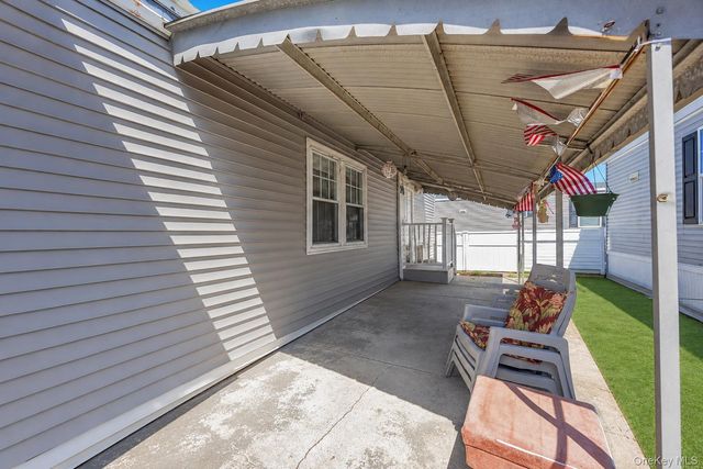 600 Broadway D14, Amityville, NY 11701
