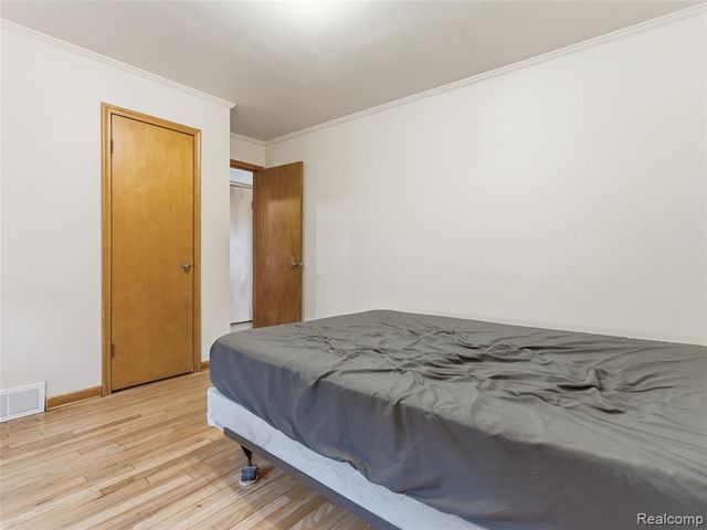 11581 Metter Avenue, Warren, MI 48089