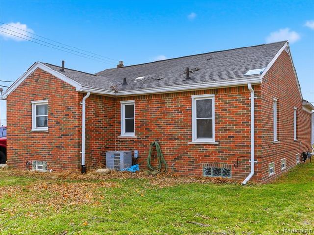 11581 Metter Avenue, Warren, MI 48089