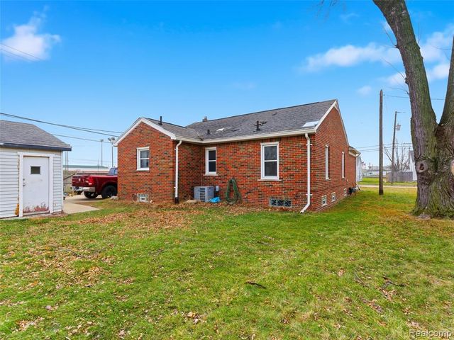 11581 Metter Avenue, Warren, MI 48089