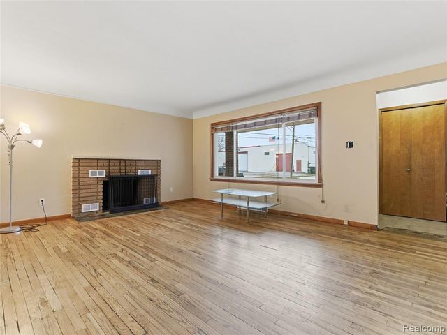 11581 Metter Avenue, Warren, MI 48089