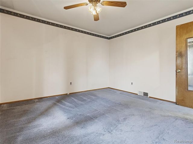 11581 Metter Avenue, Warren, MI 48089