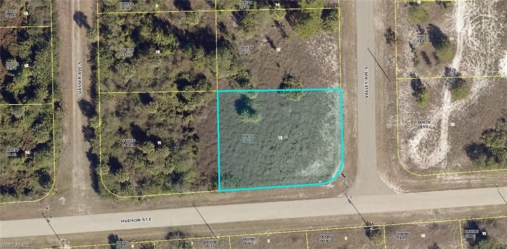 658 Valley AVE, LEHIGH ACRES, FL 33974 — exterior