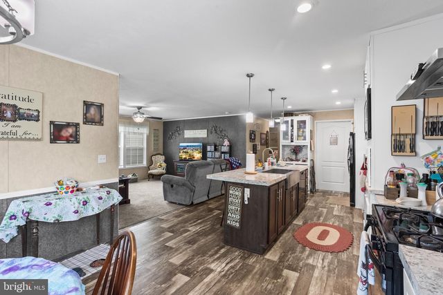823 GAIL PL, Lancaster, PA 17601