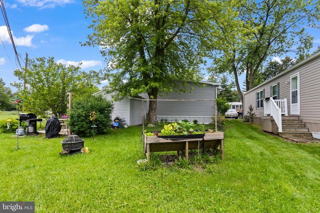823 GAIL PL, Lancaster, PA 17601