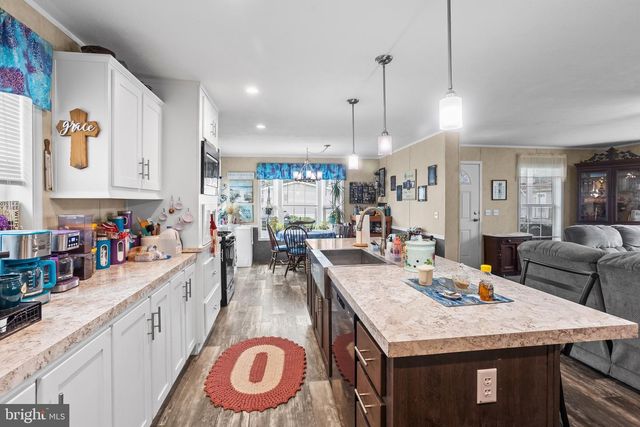 823 GAIL PL, Lancaster, PA 17601