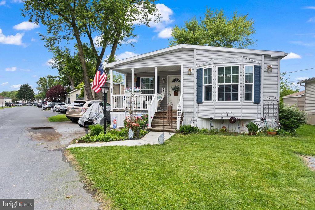 823 GAIL PL, Lancaster, PA 17601