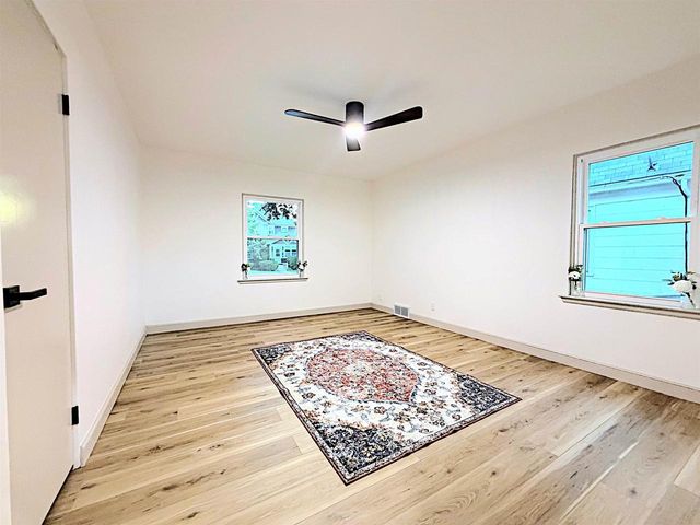 34 N MADISON STREET, Chilton, WI 53014