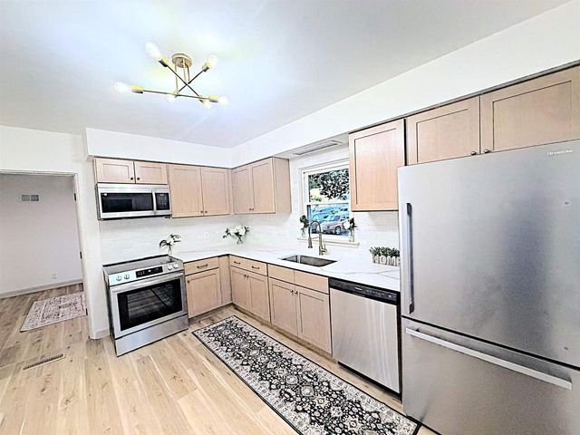 34 N MADISON STREET, Chilton, WI 53014