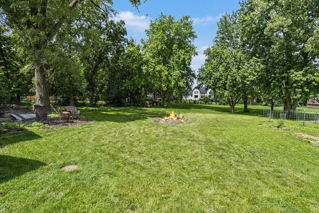 5S254 Radcliff Road, Naperville, IL 60563