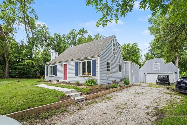 5S254 Radcliff Road, Naperville, IL 60563
