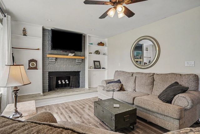 5S254 Radcliff Road, Naperville, IL 60563