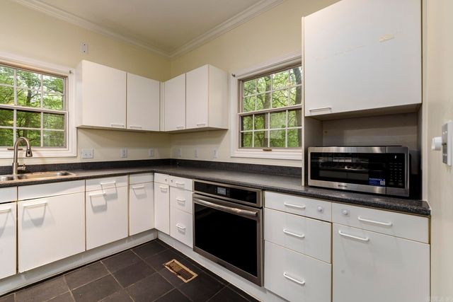 6 Country Oaks Drive, Little Rock, AR 72223