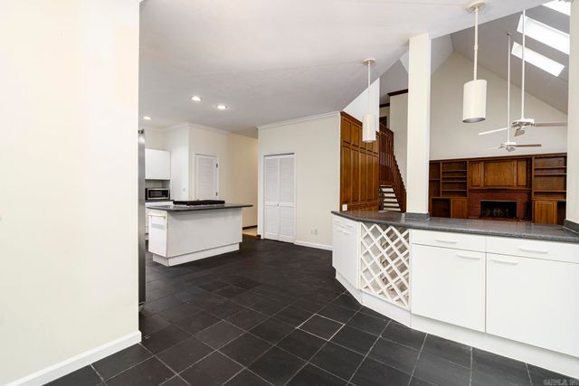 6 Country Oaks Drive, Little Rock, AR 72223