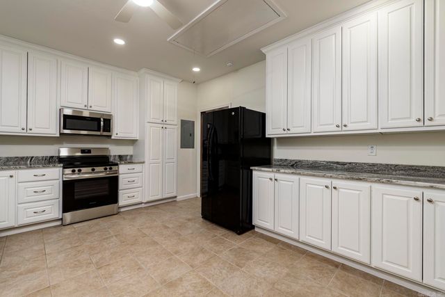 6 Country Oaks Drive, Little Rock, AR 72223