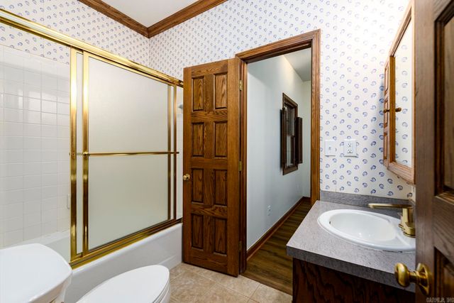 6 Country Oaks Drive, Little Rock, AR 72223