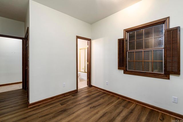 6 Country Oaks Drive, Little Rock, AR 72223