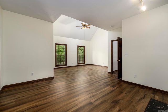 6 Country Oaks Drive, Little Rock, AR 72223