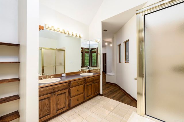 6 Country Oaks Drive, Little Rock, AR 72223