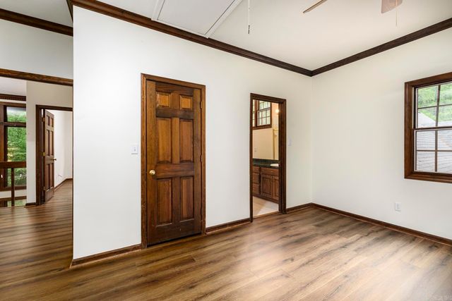 6 Country Oaks Drive, Little Rock, AR 72223