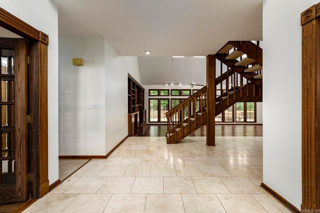 6 Country Oaks Drive, Little Rock, AR 72223