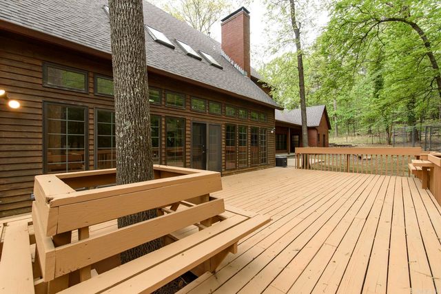 6 Country Oaks Drive, Little Rock, AR 72223