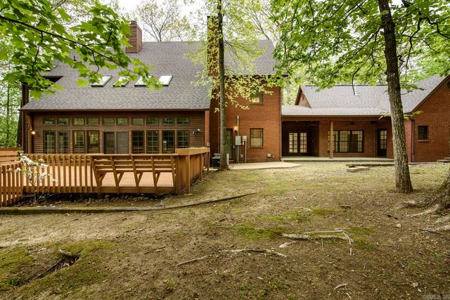 6 Country Oaks Drive, Little Rock, AR 72223