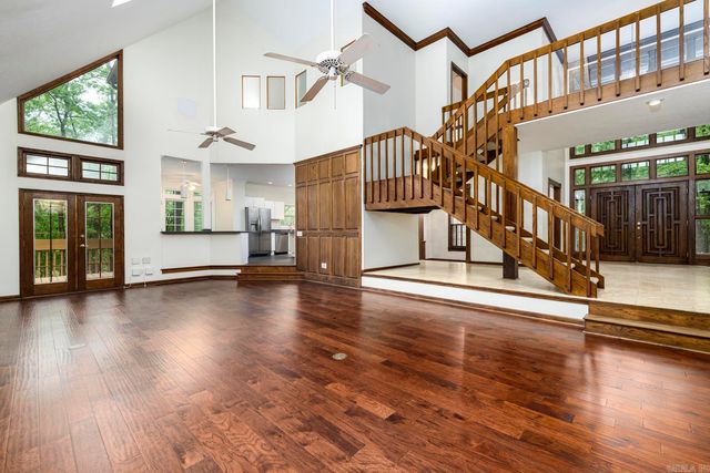 6 Country Oaks Drive, Little Rock, AR 72223