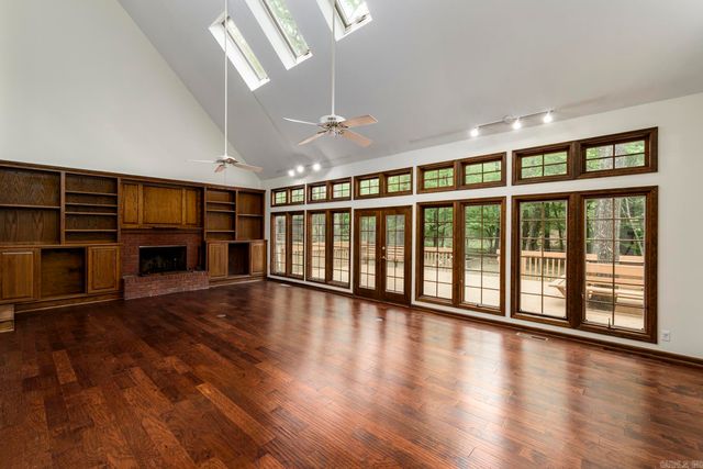 6 Country Oaks Drive, Little Rock, AR 72223