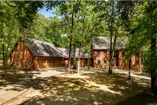 6 Country Oaks Drive, Little Rock, AR 72223