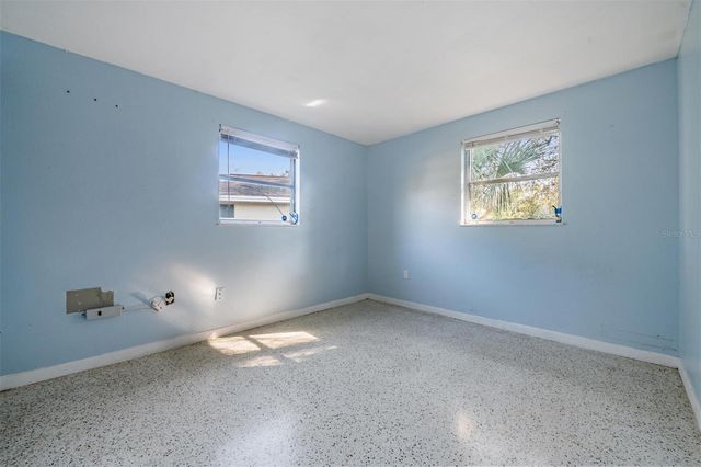 39252 HEIGHTS AVENUE, Zephyrhills, FL 33542