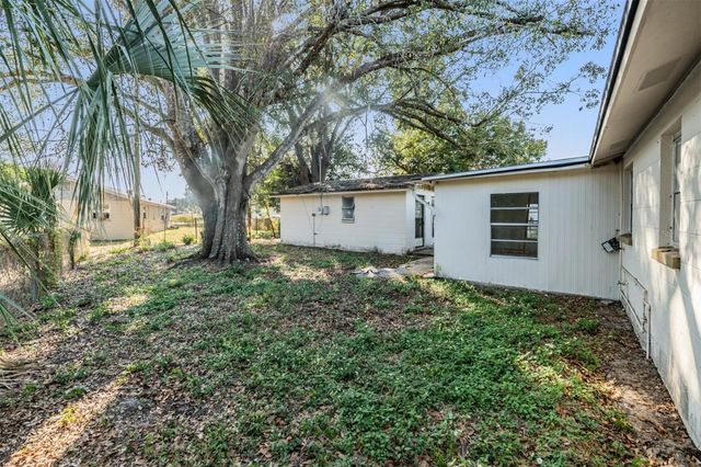 39252 HEIGHTS AVENUE, Zephyrhills, FL 33542