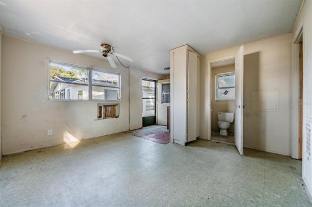 39252 HEIGHTS AVENUE, Zephyrhills, FL 33542