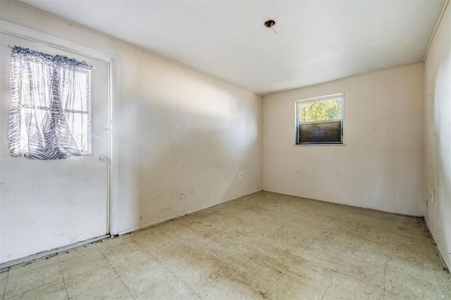 39252 HEIGHTS AVENUE, Zephyrhills, FL 33542