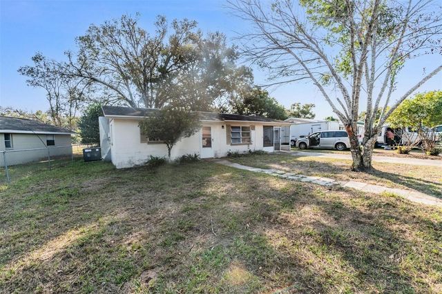 39252 HEIGHTS AVENUE, Zephyrhills, FL 33542