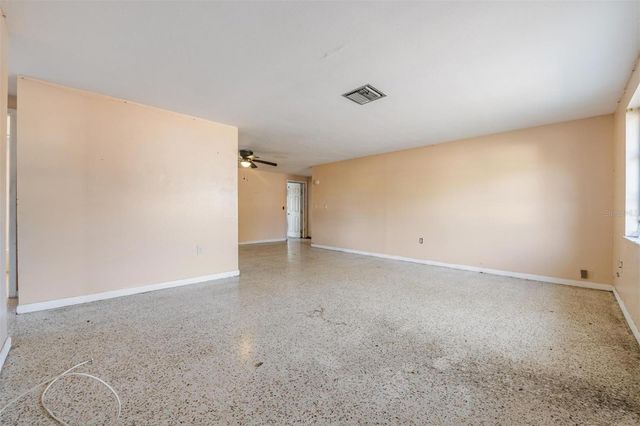 39252 HEIGHTS AVENUE, Zephyrhills, FL 33542