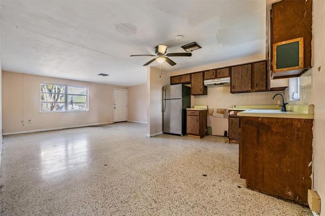 39252 HEIGHTS AVENUE, Zephyrhills, FL 33542