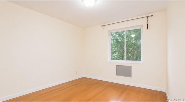 13708 S 31st Road 5D, Flushing, NY 11354
