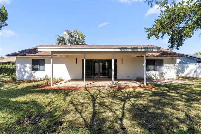 9234 Southampton Pl, Boca Raton, FL 33434