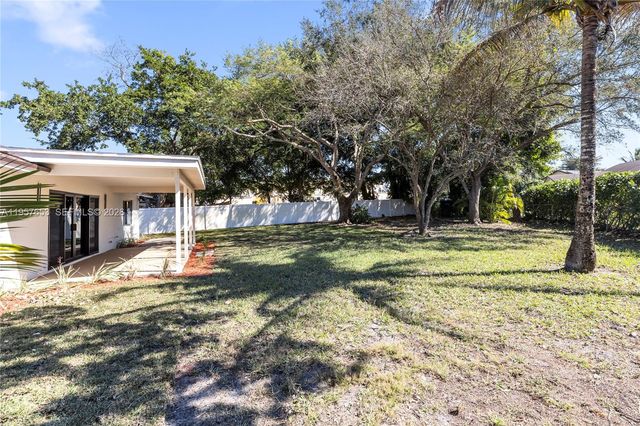 9234 Southampton Pl, Boca Raton, FL 33434