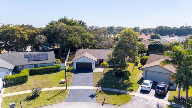9234 Southampton Pl, Boca Raton, FL 33434
