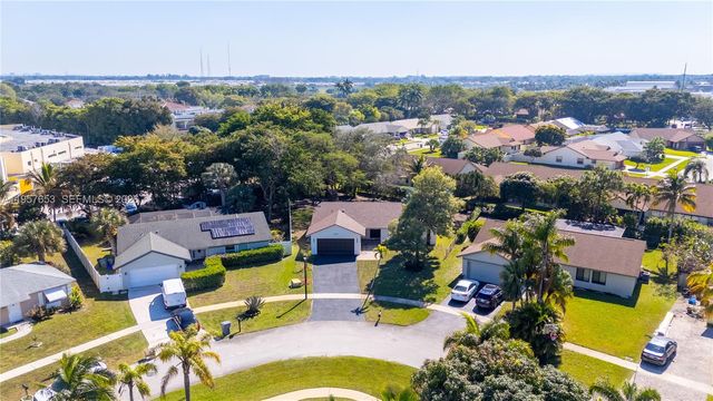 9234 Southampton Pl, Boca Raton, FL 33434