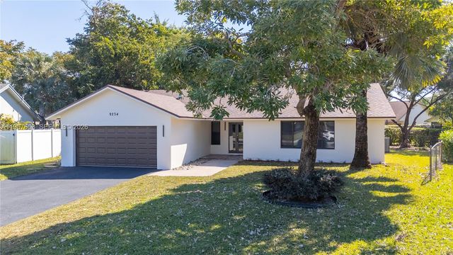 9234 Southampton Pl, Boca Raton, FL 33434