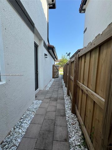 11762 SW 253rd St 1, Homestead, FL 33032